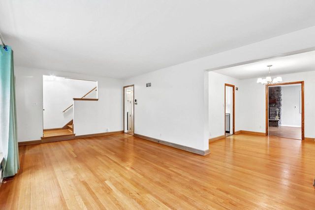 4315 N Wildwood AVENUE, Shorewood, WI 53211