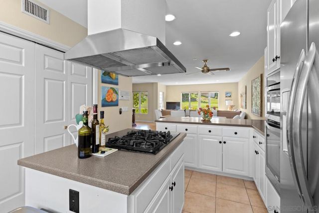 7517 Jerez B, Carlsbad, CA 92009