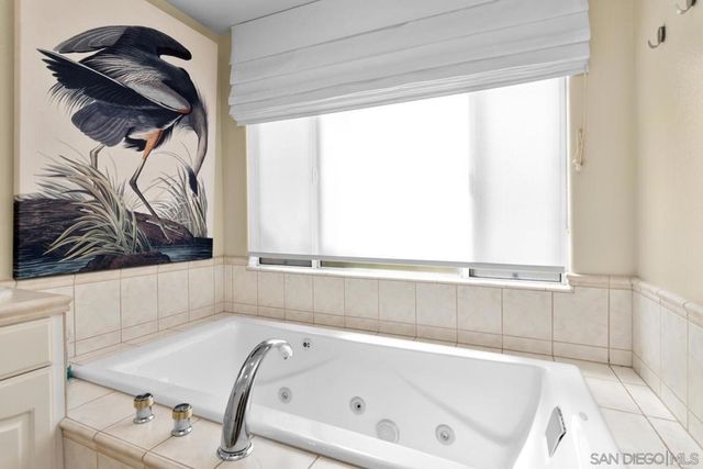 7517 Jerez B, Carlsbad, CA 92009