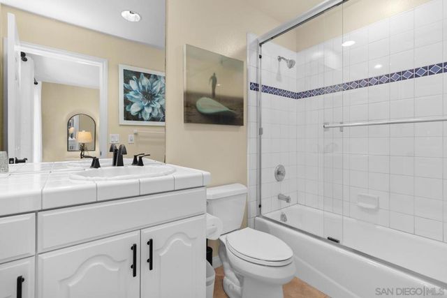 7517 Jerez B, Carlsbad, CA 92009