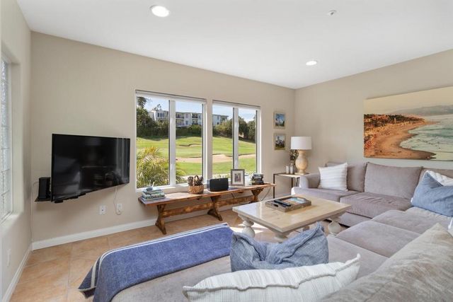 7517 Jerez B, Carlsbad, CA 92009