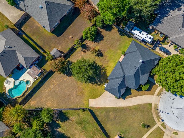 904 Dylan Court, Burleson, TX 76028