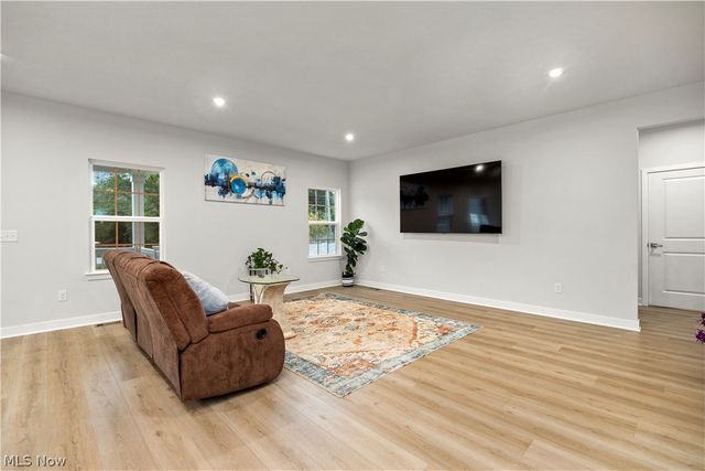 1020 Ashford Court, Columbia Station, OH 44028