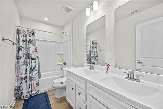 1020 Ashford Court, Columbia Station, OH 44028