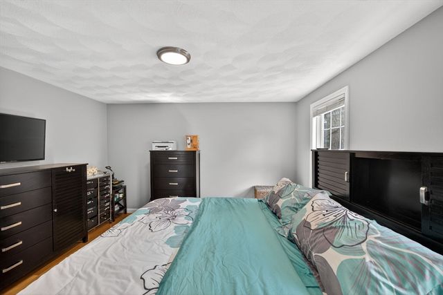 111R Grove Ave, Wilmington, MA 01887
