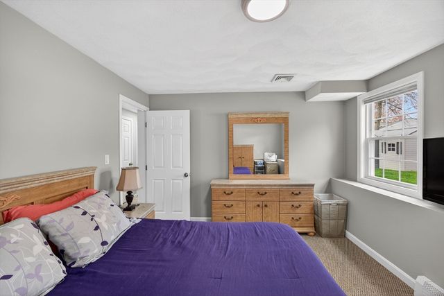 111R Grove Ave, Wilmington, MA 01887