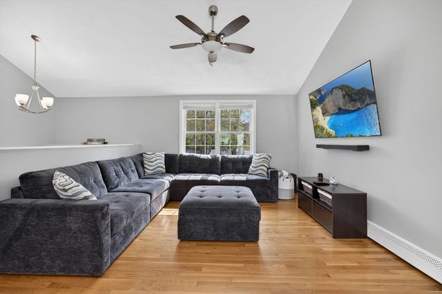 111R Grove Ave, Wilmington, MA 01887