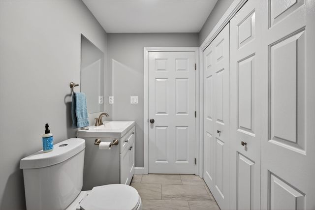 111R Grove Ave, Wilmington, MA 01887