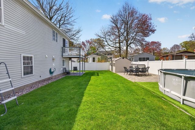 111R Grove Ave, Wilmington, MA 01887