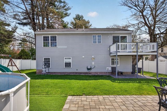 111R Grove Ave, Wilmington, MA 01887