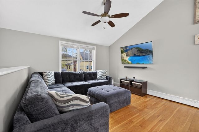 111R Grove Ave, Wilmington, MA 01887