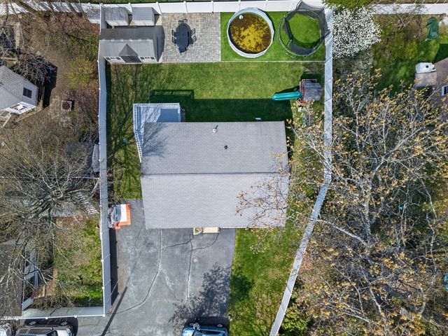 111R Grove Ave, Wilmington, MA 01887