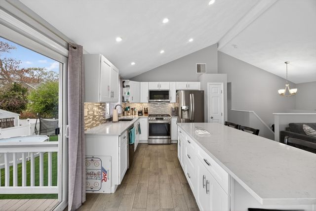 111R Grove Ave, Wilmington, MA 01887