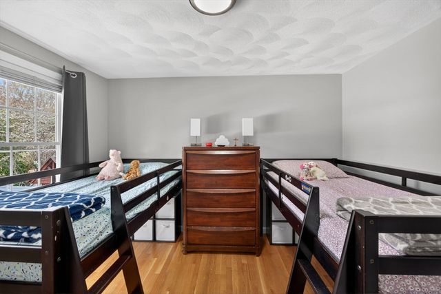 111R Grove Ave, Wilmington, MA 01887