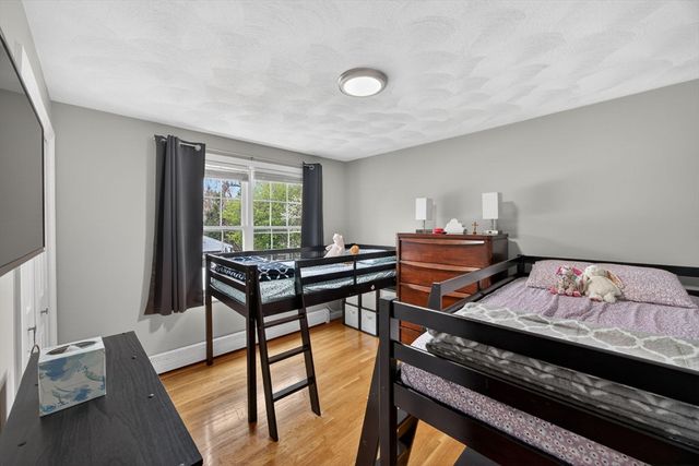 111R Grove Ave, Wilmington, MA 01887