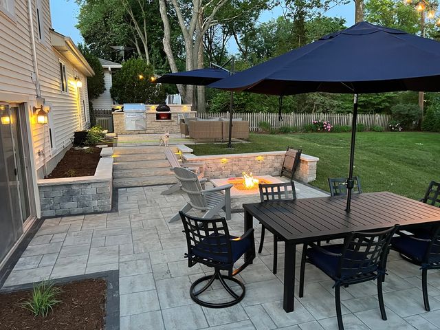 923 Oxford Road, Glen Ellyn, IL 60137