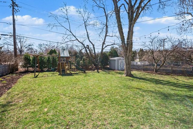 923 Oxford Road, Glen Ellyn, IL 60137