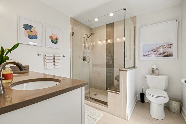 923 Oxford Road, Glen Ellyn, IL 60137