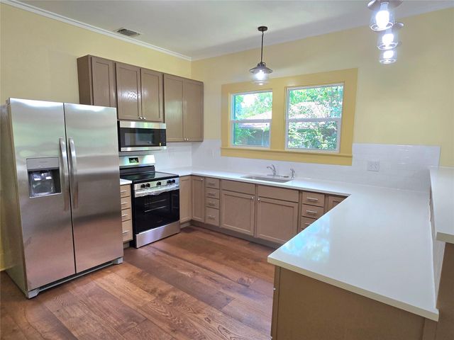 429 N Main ST, Rockdale, TX 76567