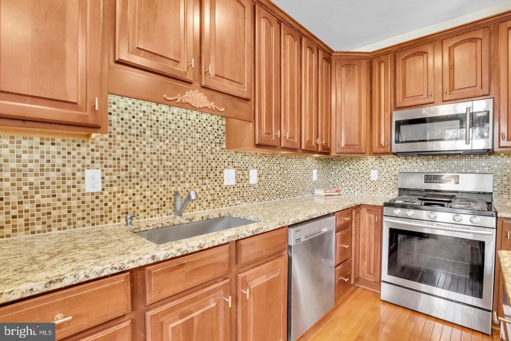 1128 KEOKUK TER NE, Leesburg, VA 20176