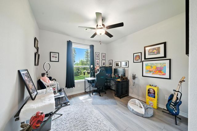 105 Rim Rock RD, Huntsville, TX 77340