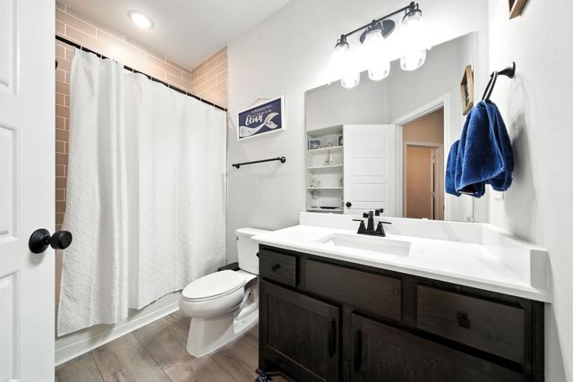 105 Rim Rock RD, Huntsville, TX 77340