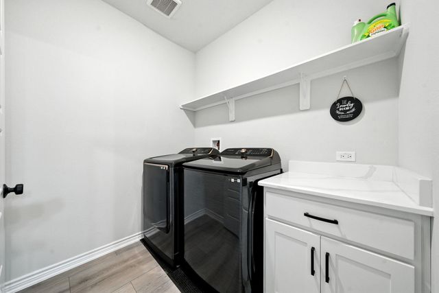 105 Rim Rock RD, Huntsville, TX 77340