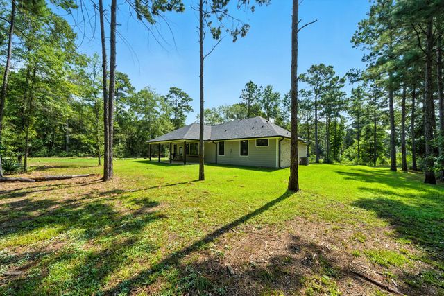 105 Rim Rock RD, Huntsville, TX 77340