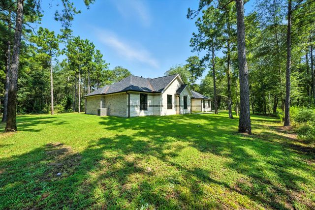105 Rim Rock RD, Huntsville, TX 77340