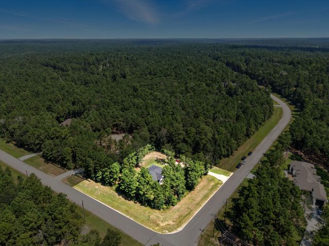 105 Rim Rock RD, Huntsville, TX 77340