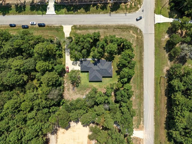 105 Rim Rock RD, Huntsville, TX 77340