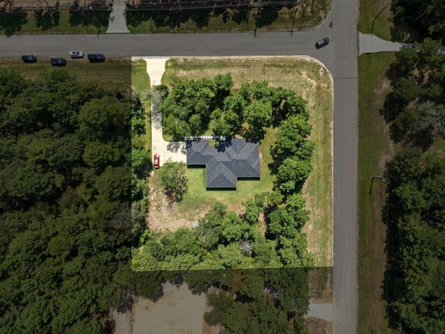 105 Rim Rock RD, Huntsville, TX 77340