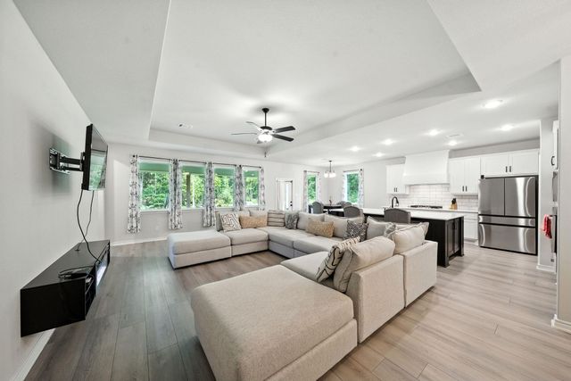 105 Rim Rock RD, Huntsville, TX 77340