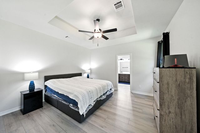 105 Rim Rock RD, Huntsville, TX 77340