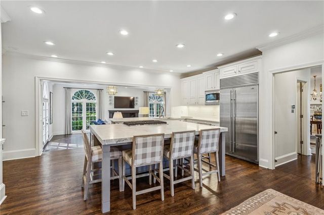 985 Club Commons NE Circle, Brookhaven, GA 30319