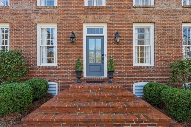 985 Club Commons NE Circle, Brookhaven, GA 30319