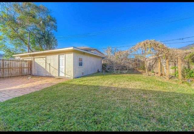 9202 Leader Street, Houston, TX 77036