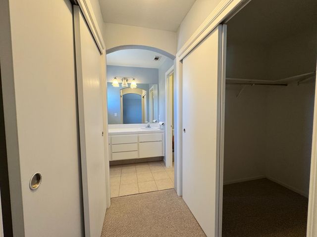 2181 E Minarets Avenue, Fresno, CA 93720
