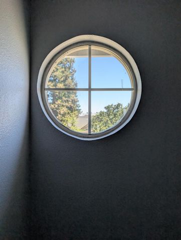 2181 E Minarets Avenue, Fresno, CA 93720
