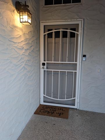 2181 E Minarets Avenue, Fresno, CA 93720