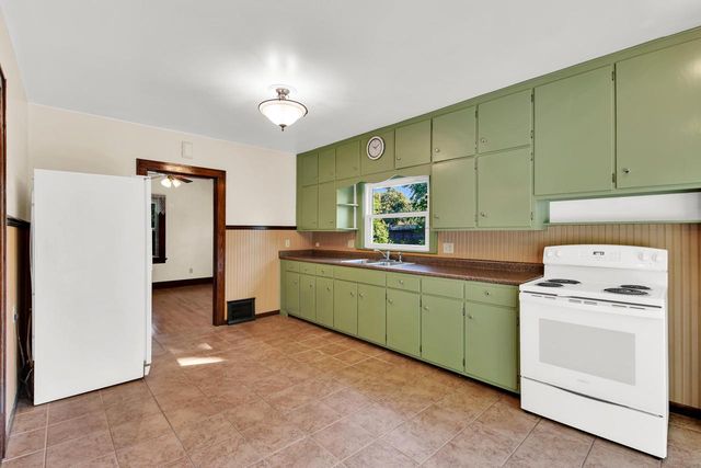 7107 River DRIVE N, West Bend, WI 53090