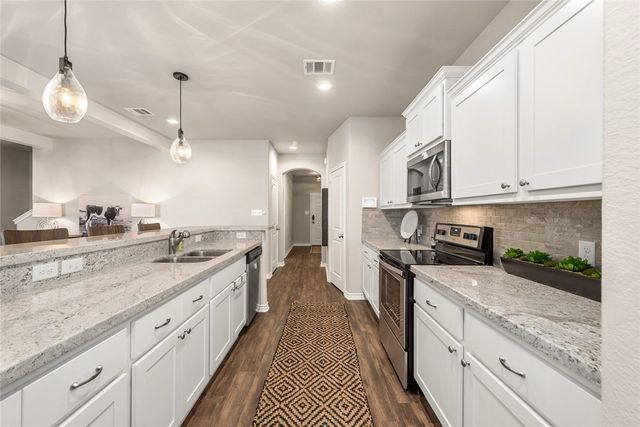 505 Momma Bear Drive, College Station, TX 77845