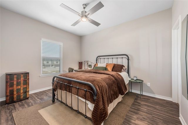 505 Momma Bear Drive, College Station, TX 77845