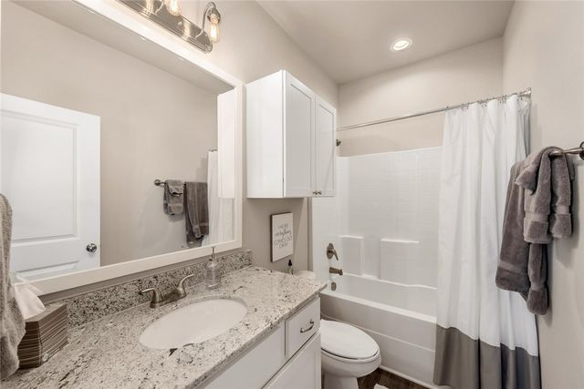 505 Momma Bear Drive, College Station, TX 77845