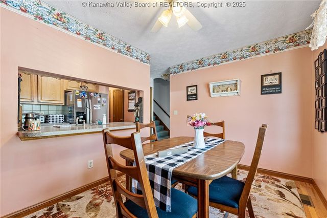 20 Carriage Way, Hurricane, WV 25526