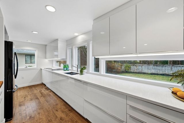 78 Bayview Rd, Marblehead, MA 01945