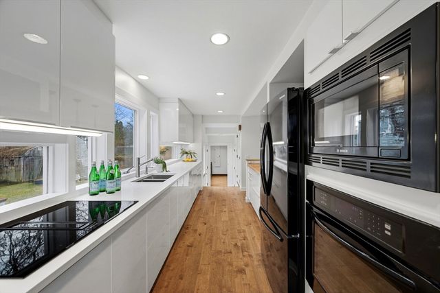 78 Bayview Rd, Marblehead, MA 01945