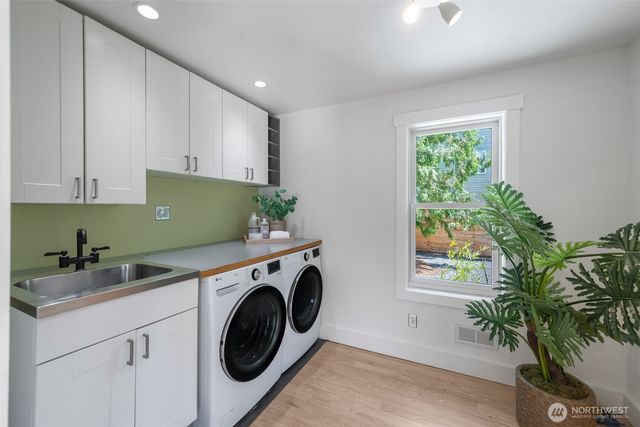 3033 NE 92nd Street, Seattle, WA 98115