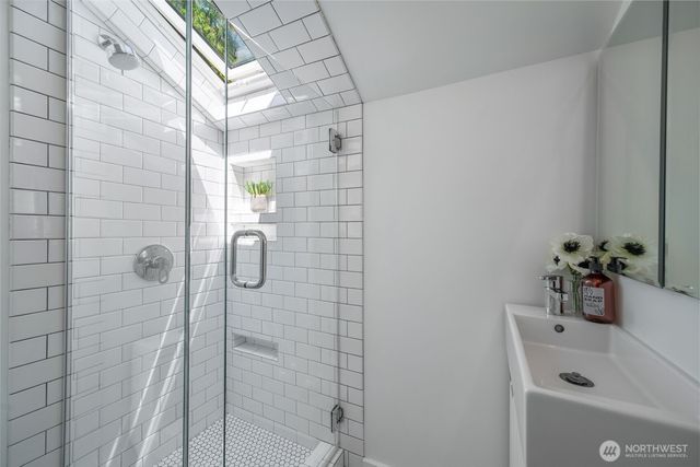 3033 NE 92nd Street, Seattle, WA 98115
