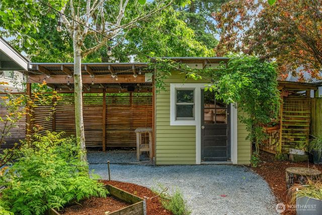 3033 NE 92nd Street, Seattle, WA 98115